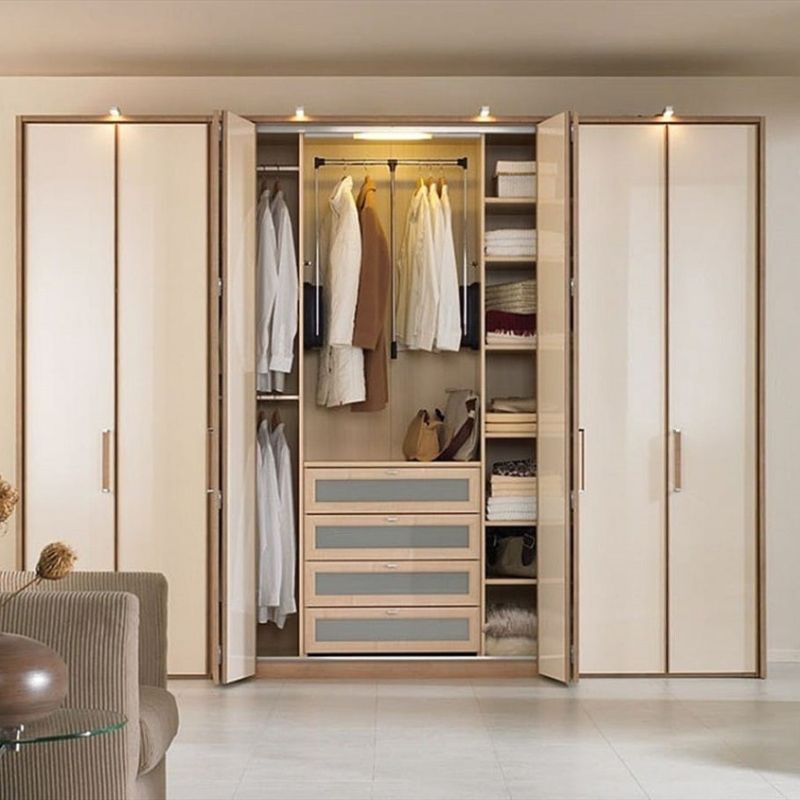 3 Smart Closet Selection Tips for Small Bedrooms